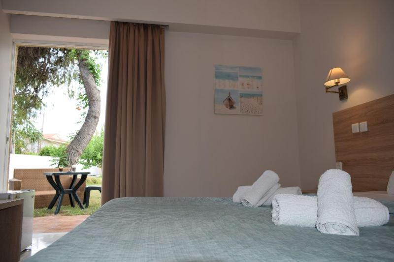 Marzi Beach And Bungalows Hotell Kokkónion Exteriör bild