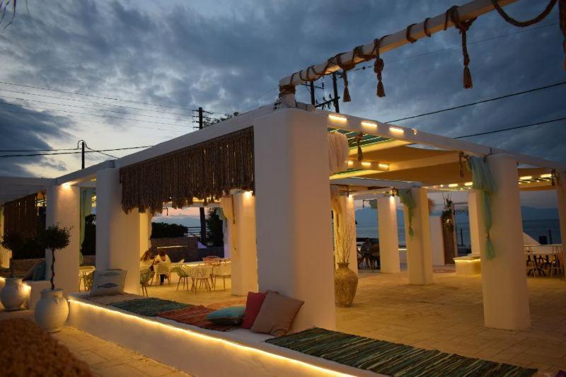 Marzi Beach And Bungalows Hotell Kokkónion Exteriör bild